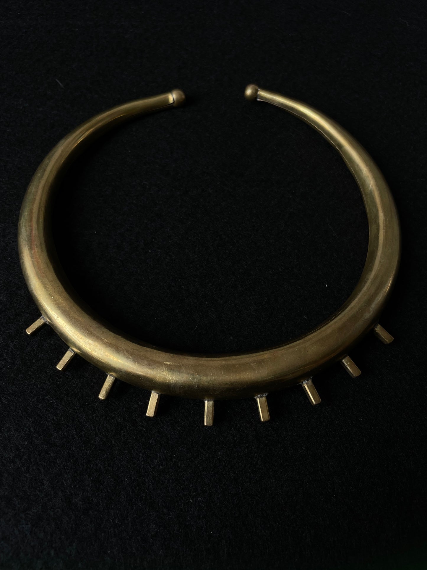 Collar spiky