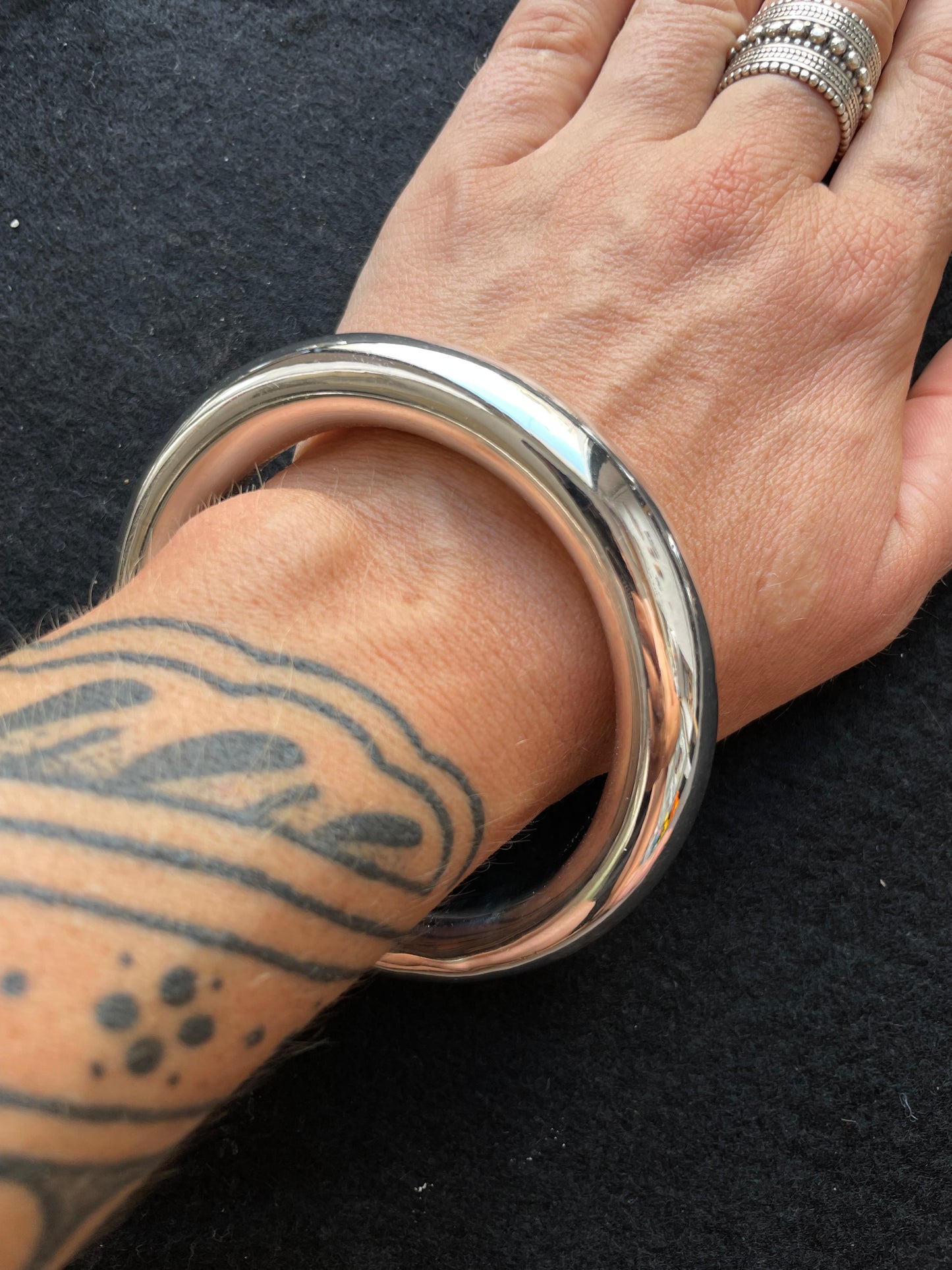 Pulsera plateada Gotra